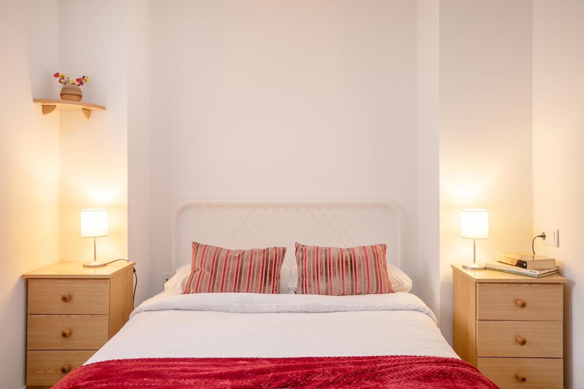 Apartamentos San Leandro, Centro Alicante Bagian luar foto